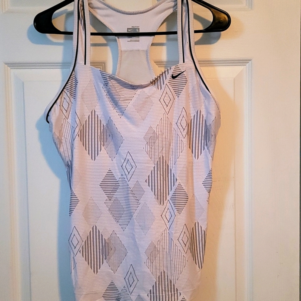 Nike Large dri-fit workout tank with built in sports bra